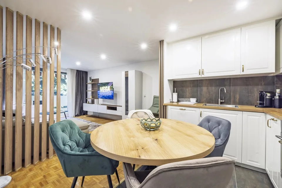 Schönes 2.5-Zimmer-Wohnung renoviert, zwei Schritte vom See entfernt!