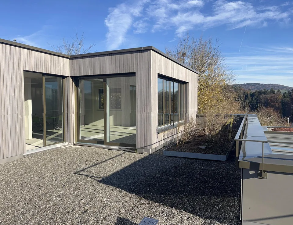 Attikawohnung mit grosser Terrasse inkl. zwei Tiefgaragenparkplätzen an ruhiger Lage. – Foto 18 von 20