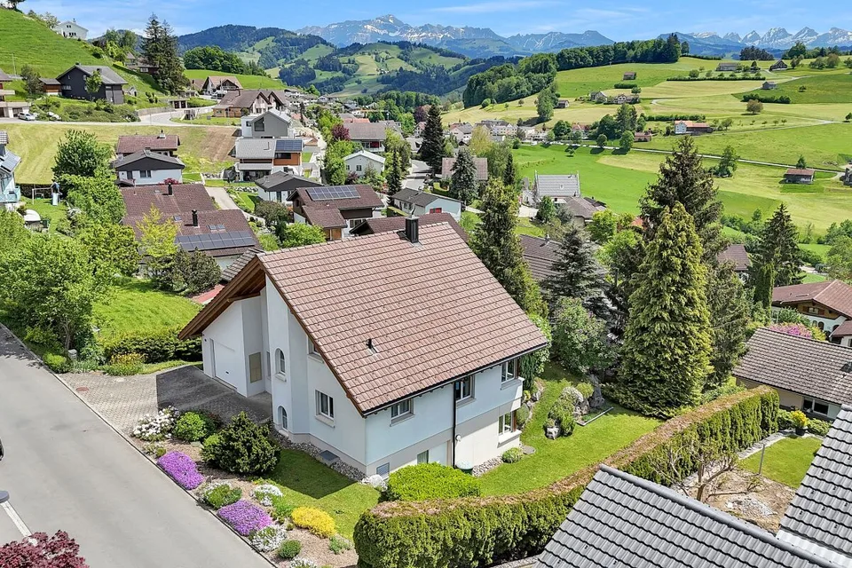 Natura, tranquillità e qualità della vita – la tua nuova casa a Oberhelfenschwil