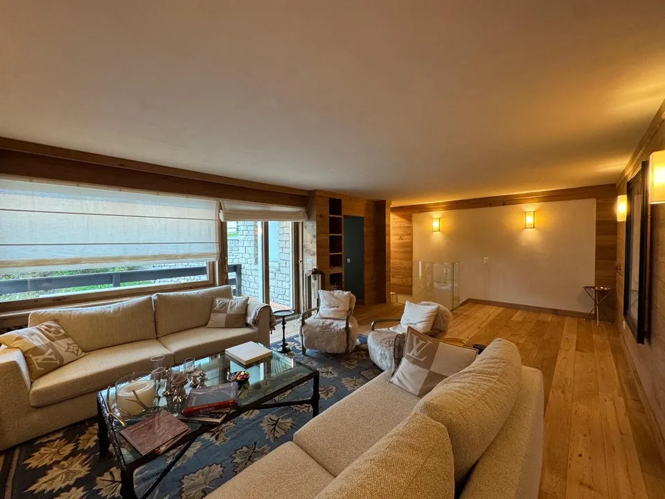 Luxury Apartment: 190 sqm large apartment with Garden, SPA, and Ski Room