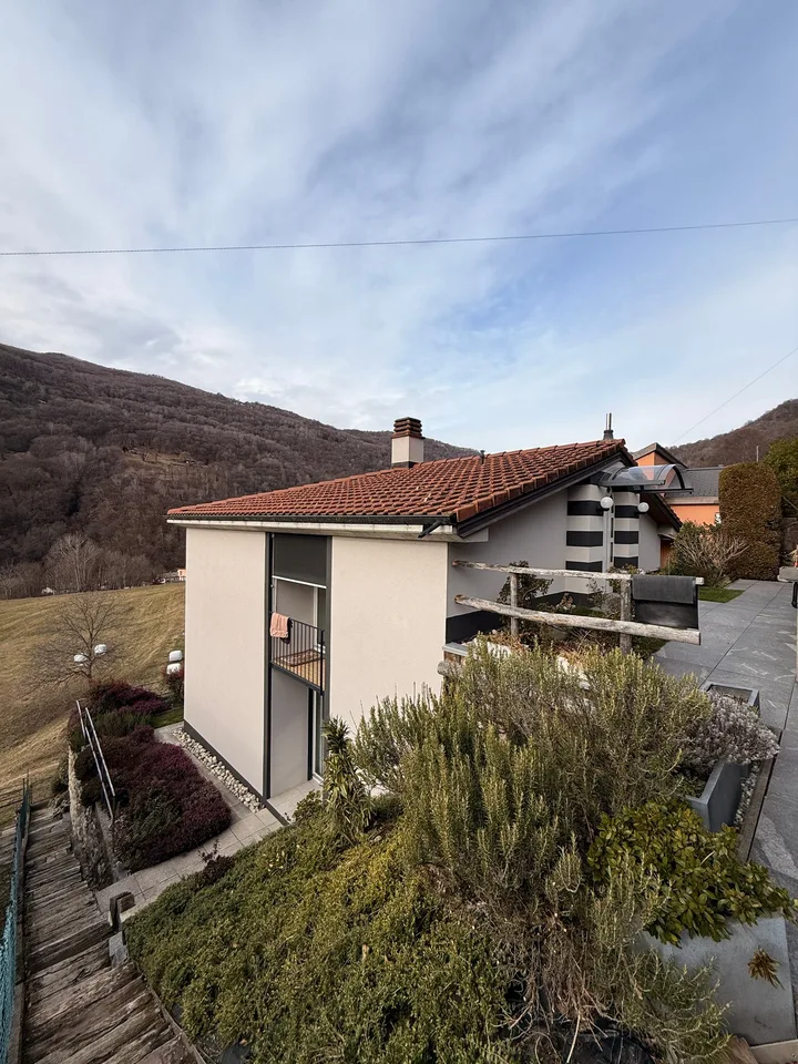 TESSERETE - VENDESI CASA UNIFAMILIARE CON VISTA PANORAMICA