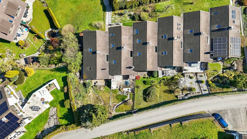 Casa a schiera con vista imprenabile, balcone spazioso, posizione rialzata e molta privacy – foto 30 di 30
