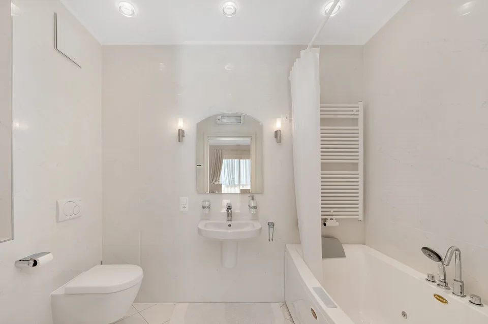 ELEGANTE DUPLEX CON LA VISTA MOZZAFIATO SUL LAGO.