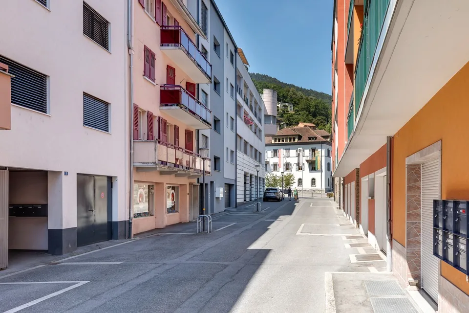 Immeuble mixte composé d'une arcade et de 4 logements au centre ville de Monthey