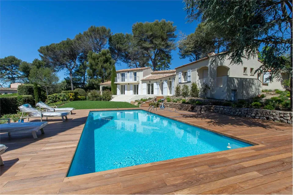Villa lussuosamente ristrutturata con piscina