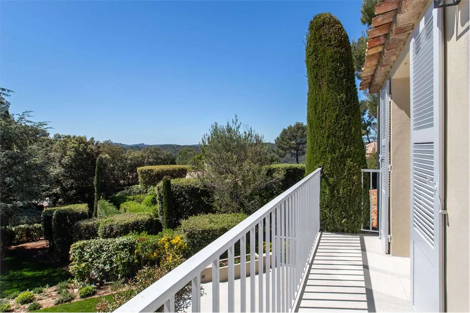 Villa lussuosamente ristrutturata con piscina