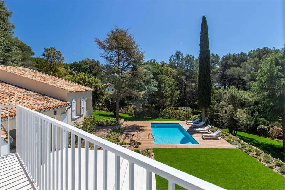 Villa lussuosamente ristrutturata con piscina