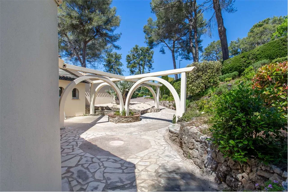 Villa lussuosamente ristrutturata con piscina – foto 6 di 13