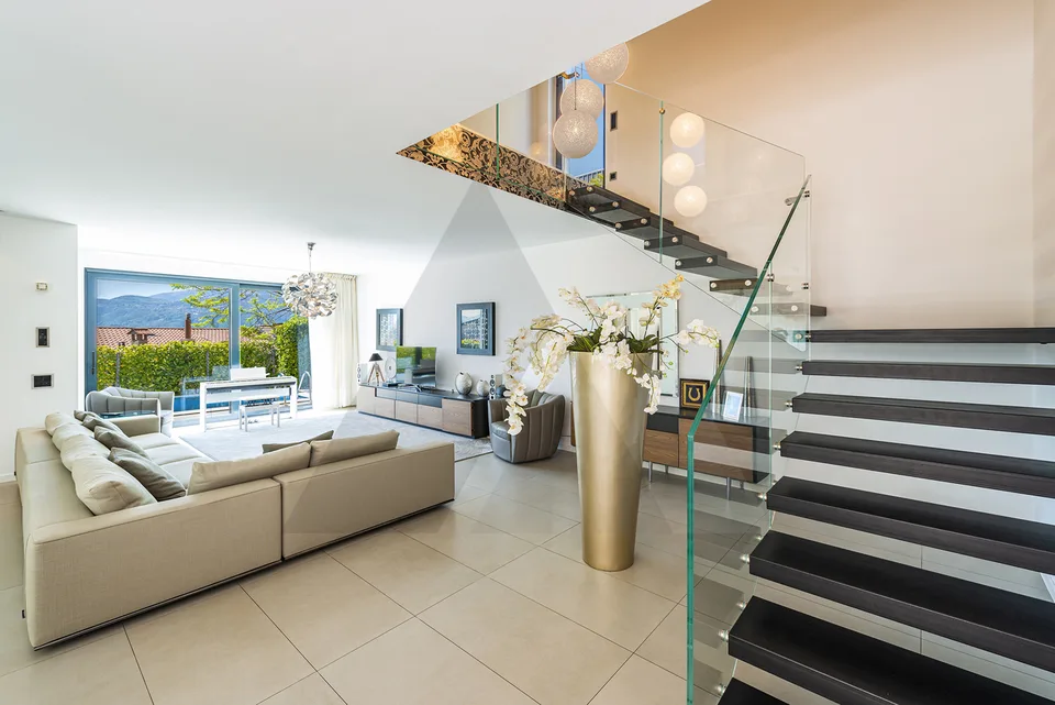MODERNA VILLA IN POSIZIONE DOMINANTE A LUGANO