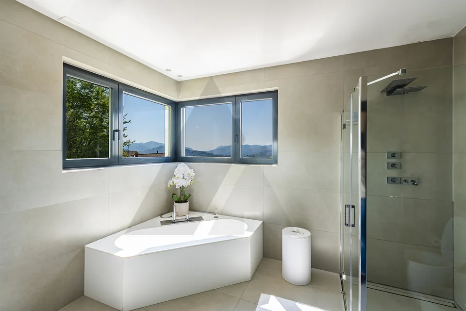 MODERNA VILLA IN POSIZIONE DOMINANTE A LUGANO – photo 12 sur 13