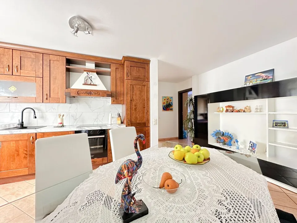Geräumige 3.5-Zimmer-Wohnung im Erdgeschoss in Gnosca