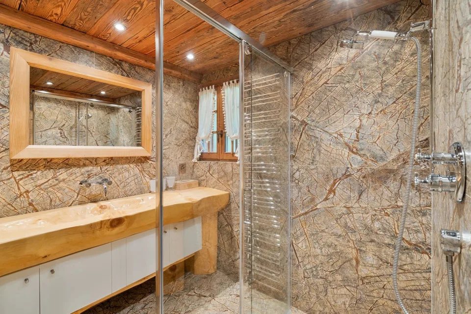 Außergewöhnliches Chalet nur wenige Schritte vom Crans-Montana Golfplatz entfernt – Foto 9 von 13