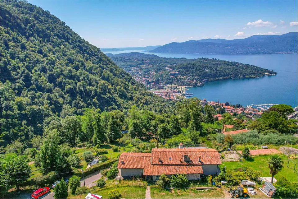 Villa zur Renovierung mit wunderschöner Seeblick und großem privaten Garten – Foto 8 von 10