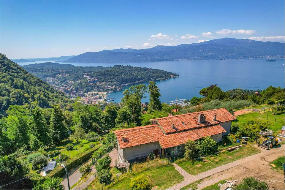 Villa zur Renovierung mit wunderschöner Seeblick und großem privaten Garten – Foto 7 von 10