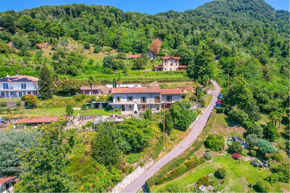 Villa zur Renovierung mit wunderschöner Seeblick und großem privaten Garten – Foto 6 von 10