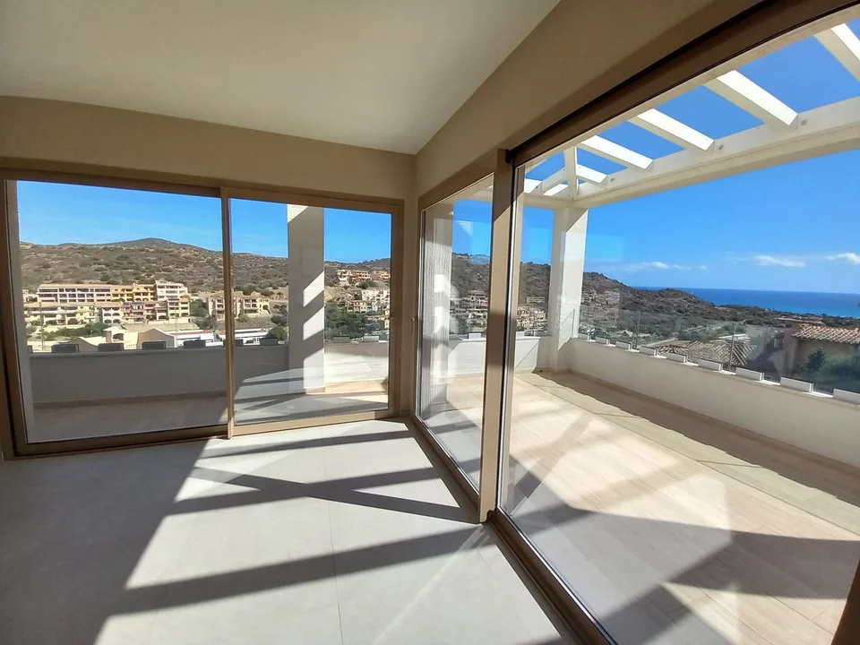 Luxuriöse 4.5-Zimmer-Penthouse-Wohnung mit Meerblick in Villasimius – Foto 10 von 16