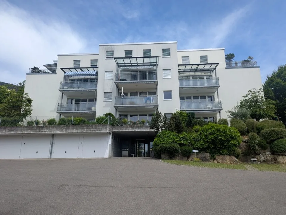 Charmante 4.5-Zimmer-Wohnung mit Balkon und schöner Aussicht in Grenchen