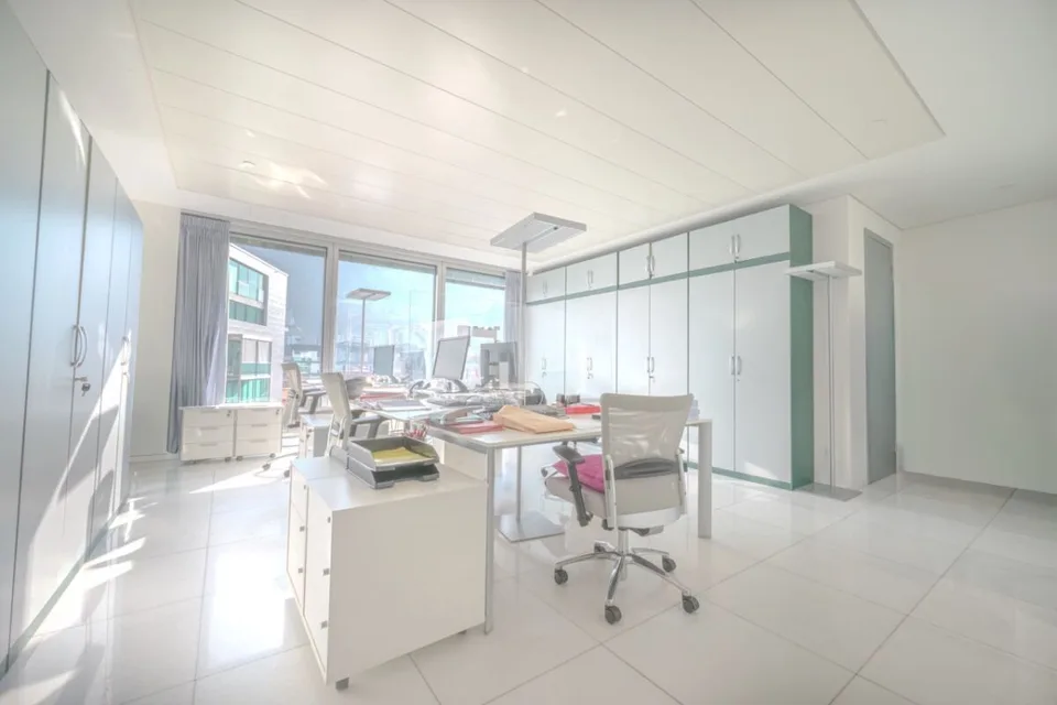 Prestigious lake-view office within Palazzo Mantegazza – photo 10 of 14