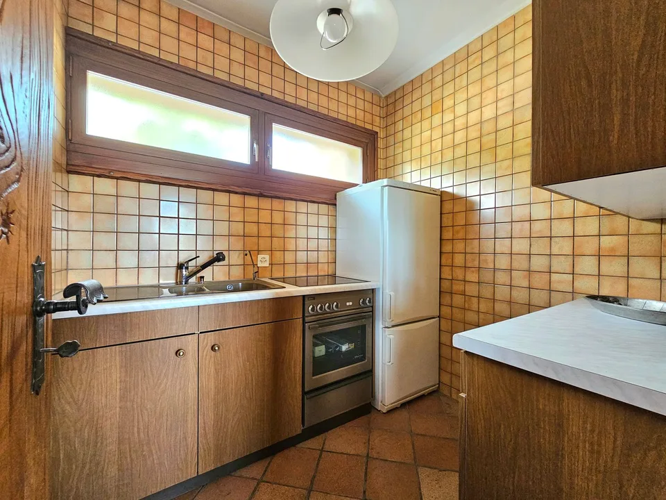 Balerna: Villa signorile con ampio giardino, terrazze, piscina e vista aperta nel verde – foto 15 di 23
