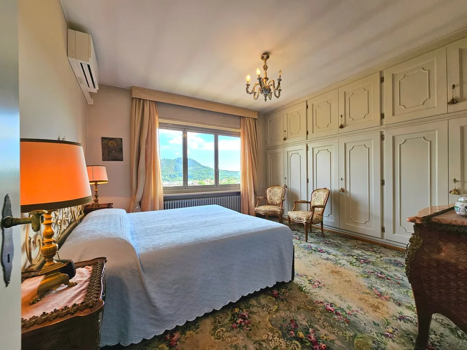 Balerna: Villa signorile con ampio giardino, terrazze, piscina e vista aperta nel verde – foto 9 di 23