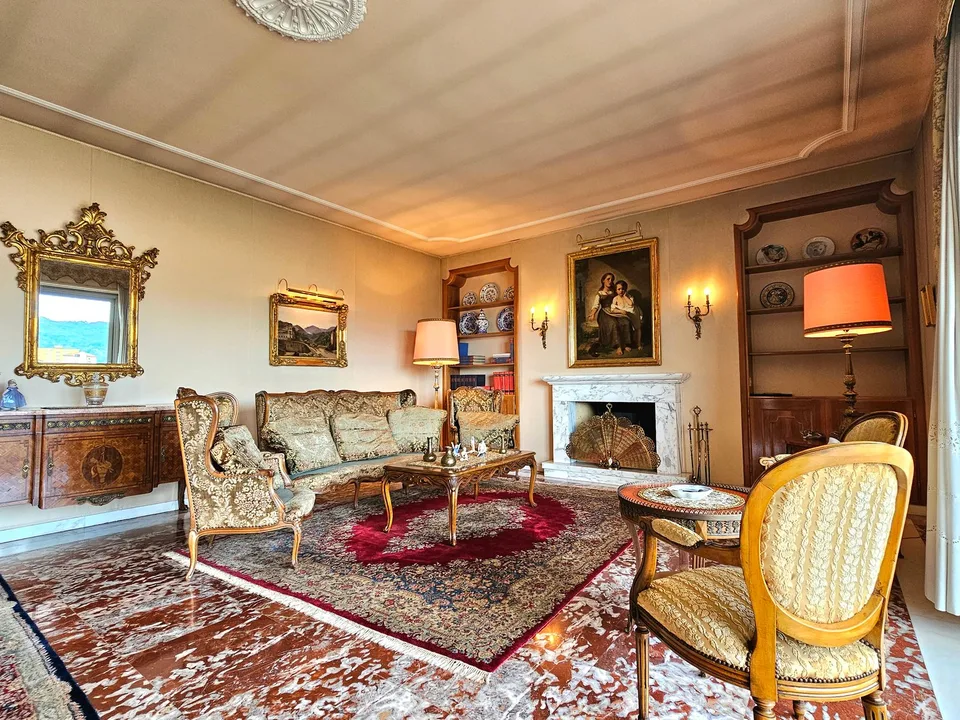 Balerna: Villa signorile con ampio giardino, terrazze, piscina e vista aperta nel verde – foto 6 di 23
