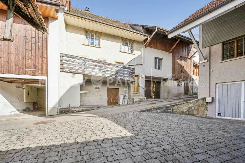 5.5-Zimmer-Reihenmittelhaus mit Ausbaupotenzial