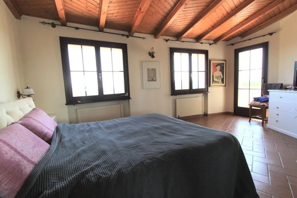 Bella villa con giardino e vista aperta sui vigneti – foto 15 di 19