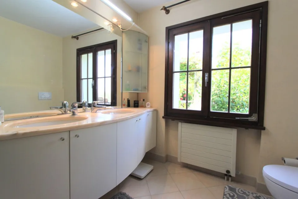 Bella villa con giardino e vista aperta sui vigneti – foto 17 di 19