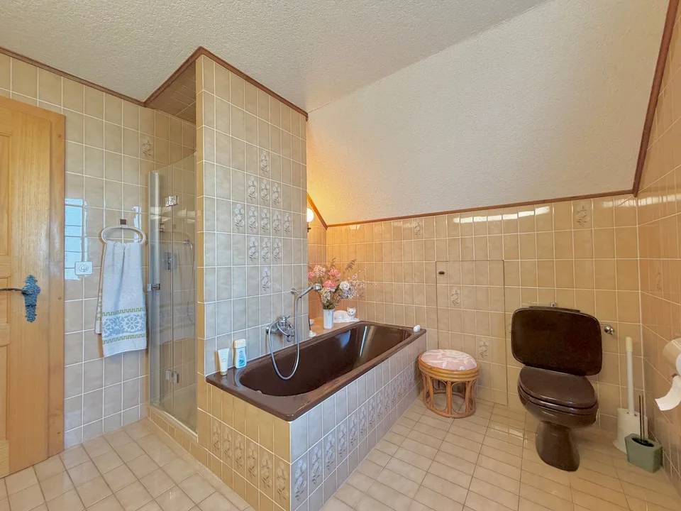 Exceptional family property with outbuilding and panoramic view in Neyruz (FR) – photo 8 of 12