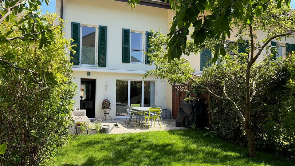 Maison mitoyenne de 6 pièces à Vich/Gland – Confort moderne et cadre paisible