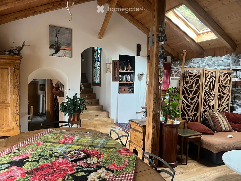 Two-unit house, completely renovated