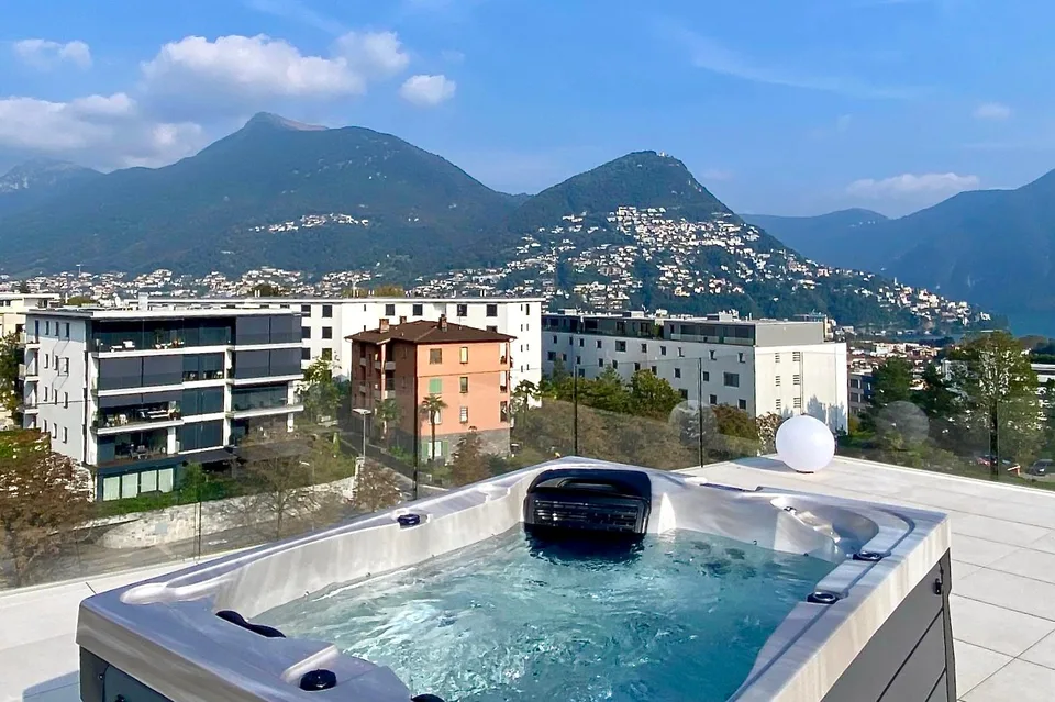 DIRETTAMENTE DAL PROMOTORE - Attico di nuova costruzione con vista lago e roof-top – foto 26 di 27