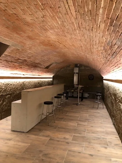 Deux grandes caves voûtées pour usage individuel