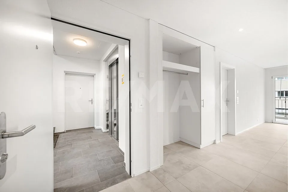 Unique et lumineux 5,5 pièces premier propriétaire, terrasse spacieuse et confort moderne – photo 12 sur 13
