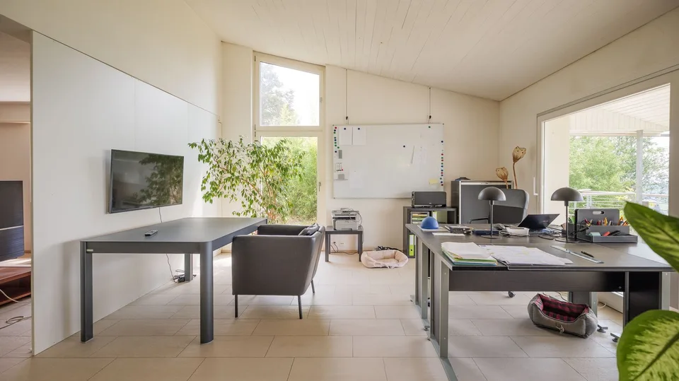 Villa de 7,5 pièces avec vue imprenable sur les Alpes et parcelle de terrain constructible