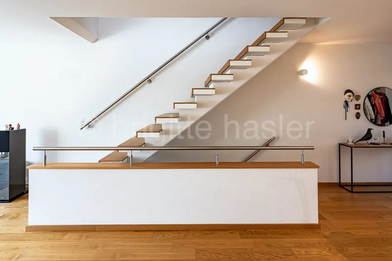 Maison individuelle d'angle moderne avec unité studio (en droit de construction) dans un quartier résidentiel calme et populaire – photo 7 sur 12