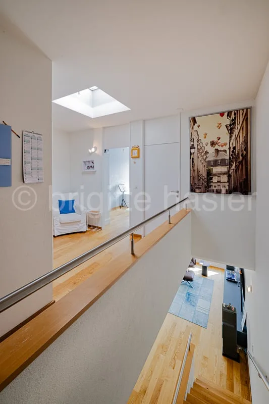 Maison individuelle d'angle moderne avec unité studio (en droit de construction) dans un quartier résidentiel calme et populaire – photo 8 sur 12