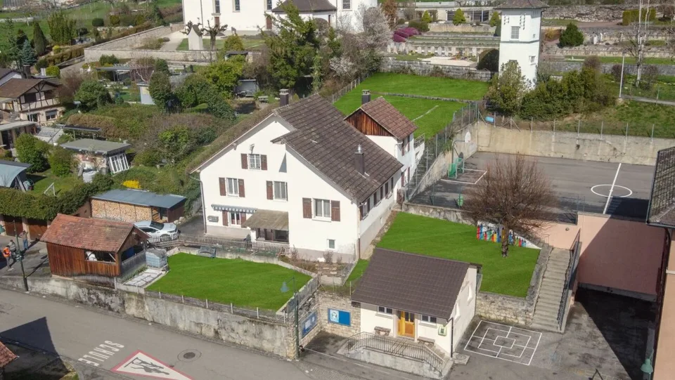 Casa a due generazioni con potenziale nel villaggio di Liesberg – foto 11 di 31