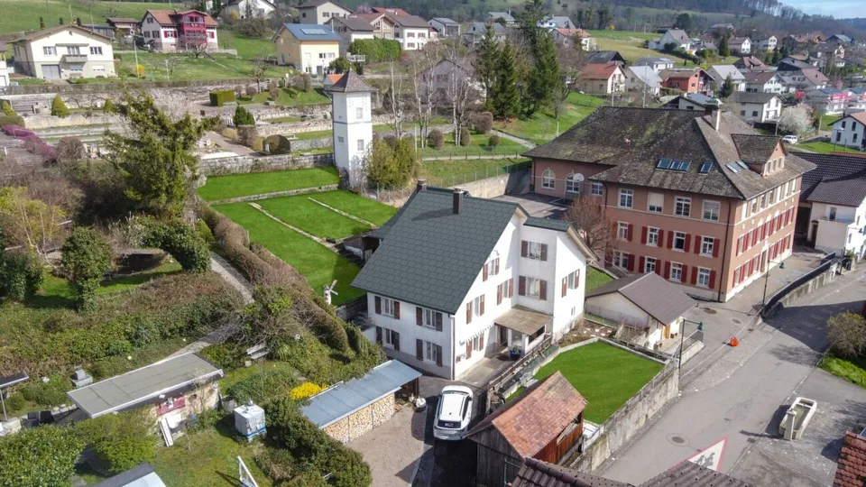 Casa a due generazioni con potenziale nel villaggio di Liesberg – foto 31 di 31