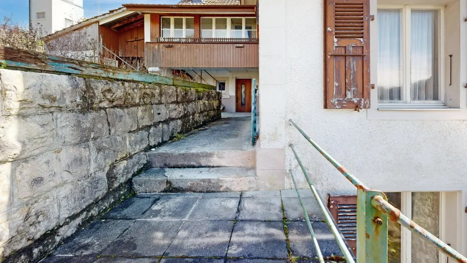 Casa a due generazioni con potenziale nel villaggio di Liesberg – foto 25 di 31
