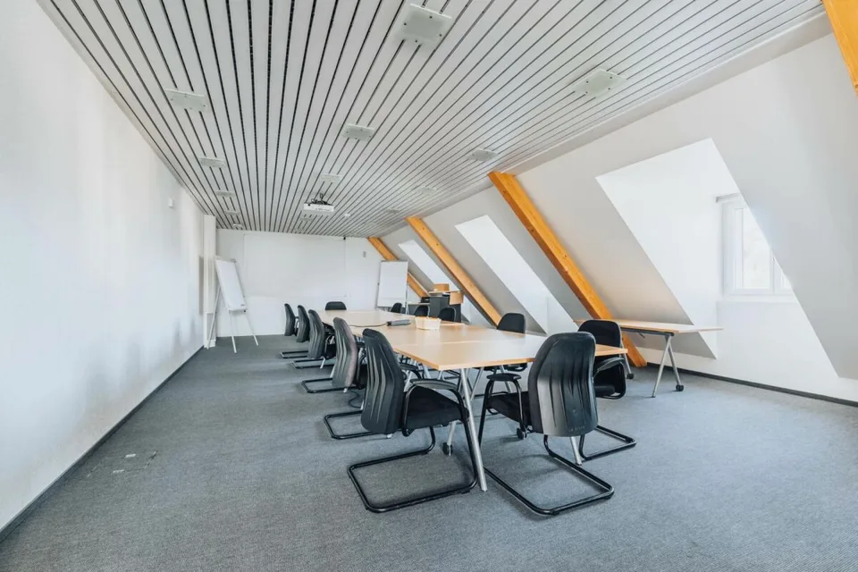 Propriété commerciale représentative au centre-ville : polyvalente et en excellent état – photo 12 sur 13