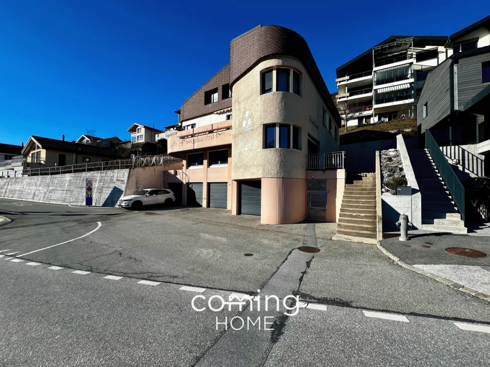 Trois appartements et une vue panoramique sur les montagnes - Immeuble collectif dans le charmant village viticole de Varen