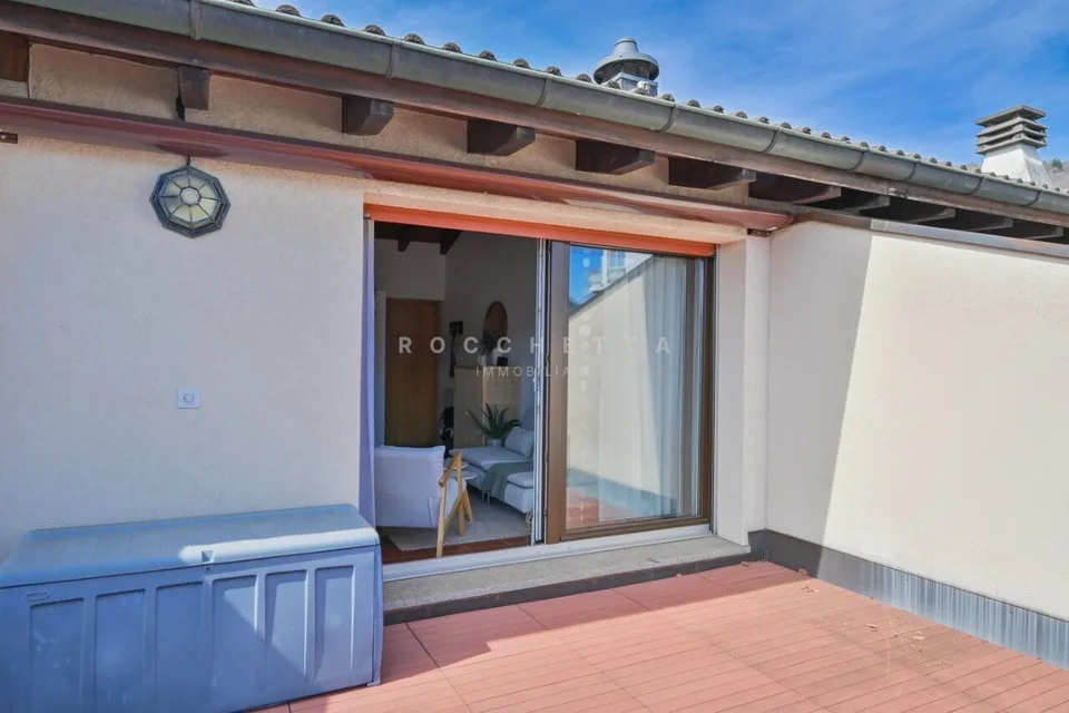 Grazioso appartamento duplex arredato con gusto e con grande terrazza