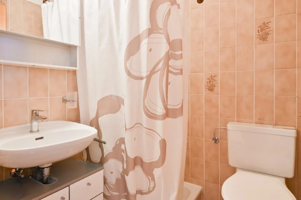 Grazioso appartamento duplex con grande terrazza in comoda posizione – Foto 9 von 11
