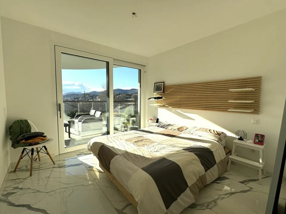 Helles 4,5-Zimmer-Wohnung mit schöner überdachter Terrasse