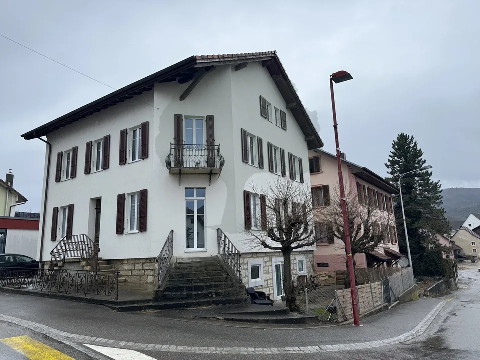 À VENDRE - Immeuble de rendement avec 4 appartements