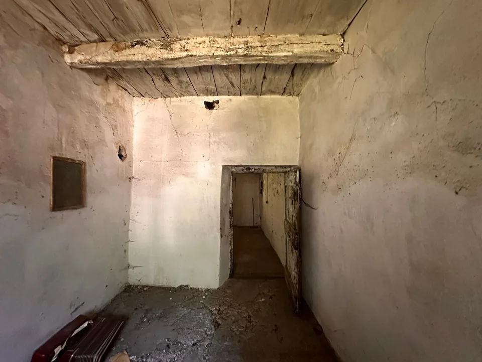 Deux bâtiments historiques avec cour privée au cœur de Gordevio – photo 7 sur 15