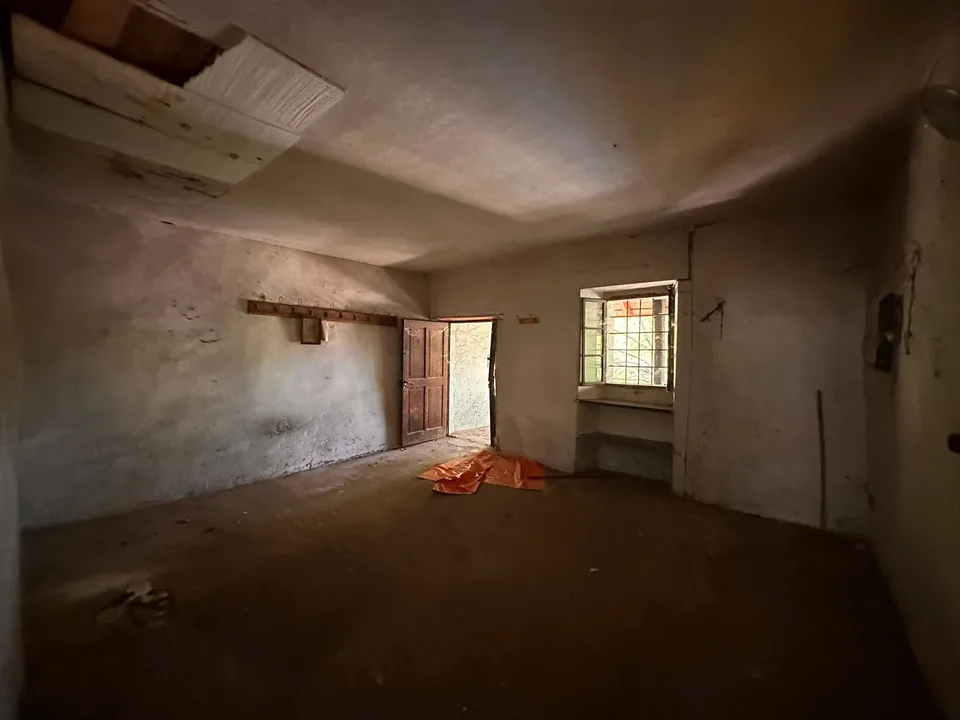 Deux bâtiments historiques avec cour privée au cœur de Gordevio – photo 8 sur 15