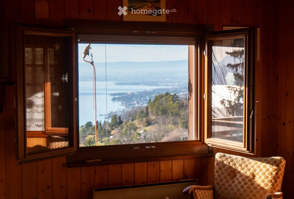 Chalet mit Panoramablick auf den Genfersee