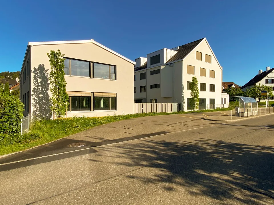 Unità commerciali completamente affittate a Eichacher, Aesch Zürich